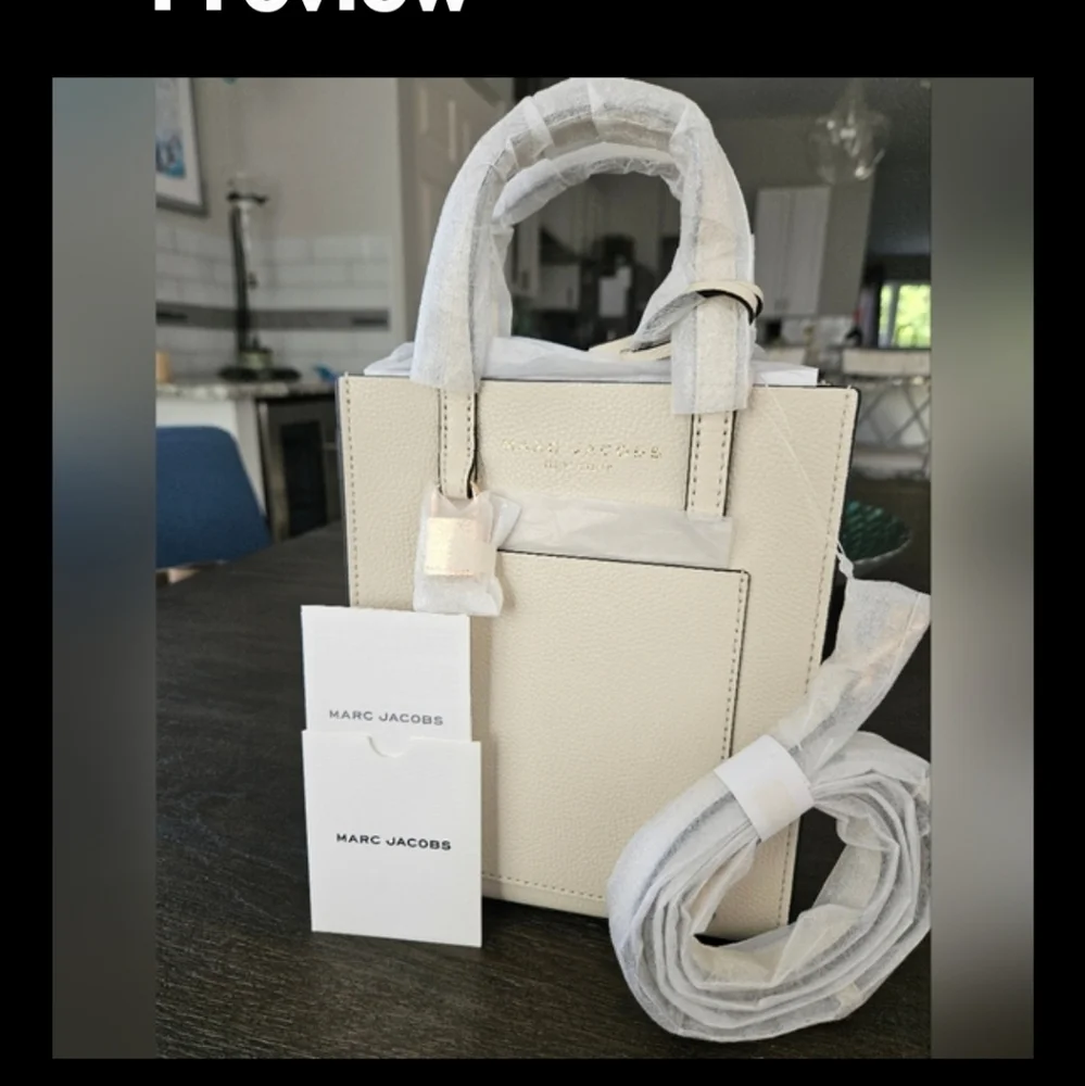 Marc Jacobs Micro Grind Tote/Crossbody NWOT And NWT Marc Jacobs Card Holder - Picture 10 of 13